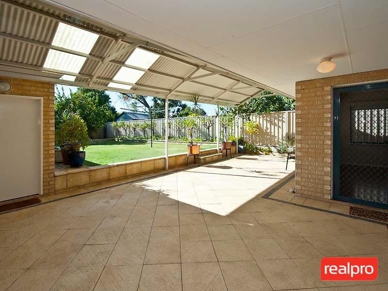 16 Bickley Crescent, Manning WA 6152