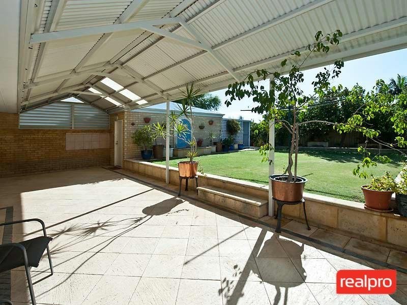 16 Bickley Crescent, Manning WA 6152