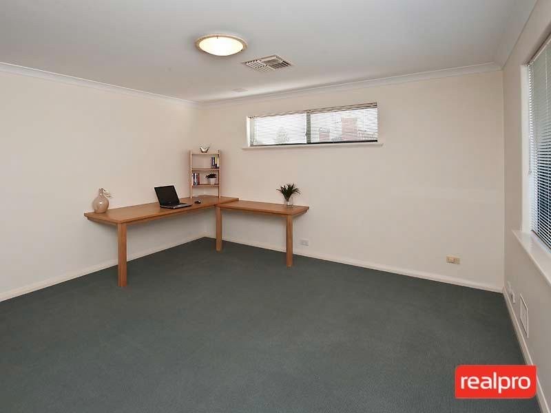16 Bickley Crescent, Manning WA 6152