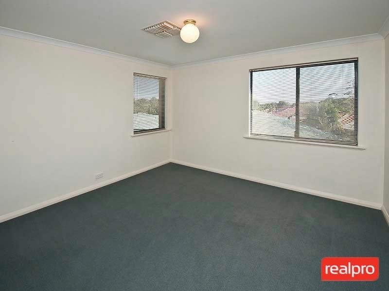 16 Bickley Crescent, Manning WA 6152