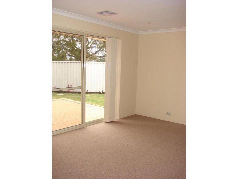 26B Gleddon Way, Hillarys WA 6025