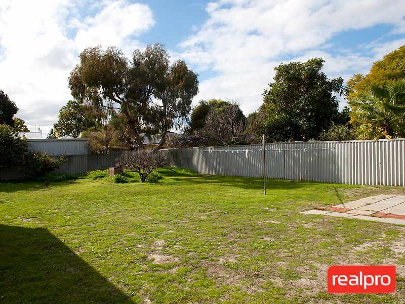 102 Manning Road, Manning WA 6152