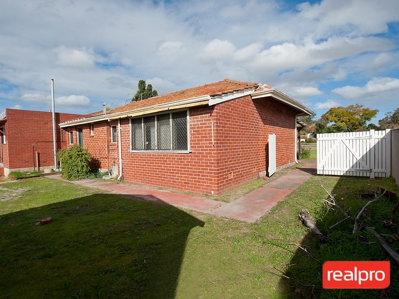 102 Manning Road, Manning WA 6152