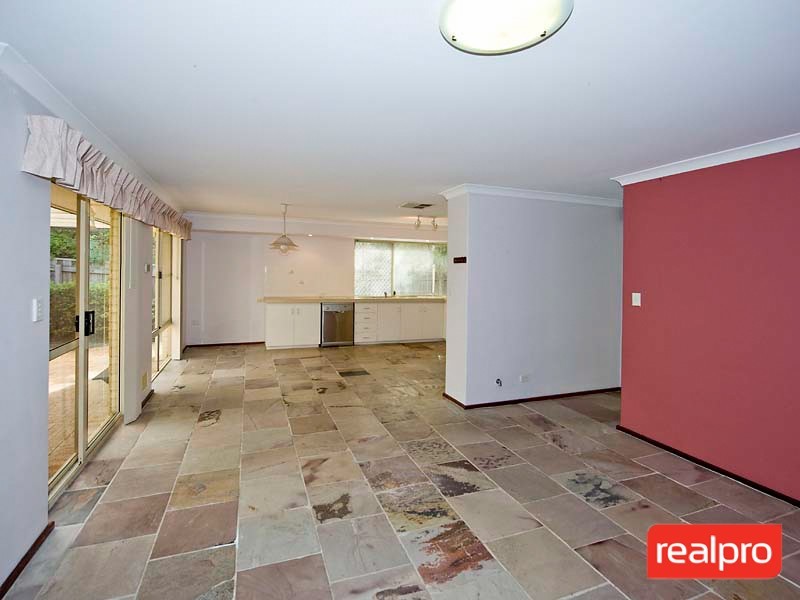 27 Klem Avenue, Salter Point WA 6152