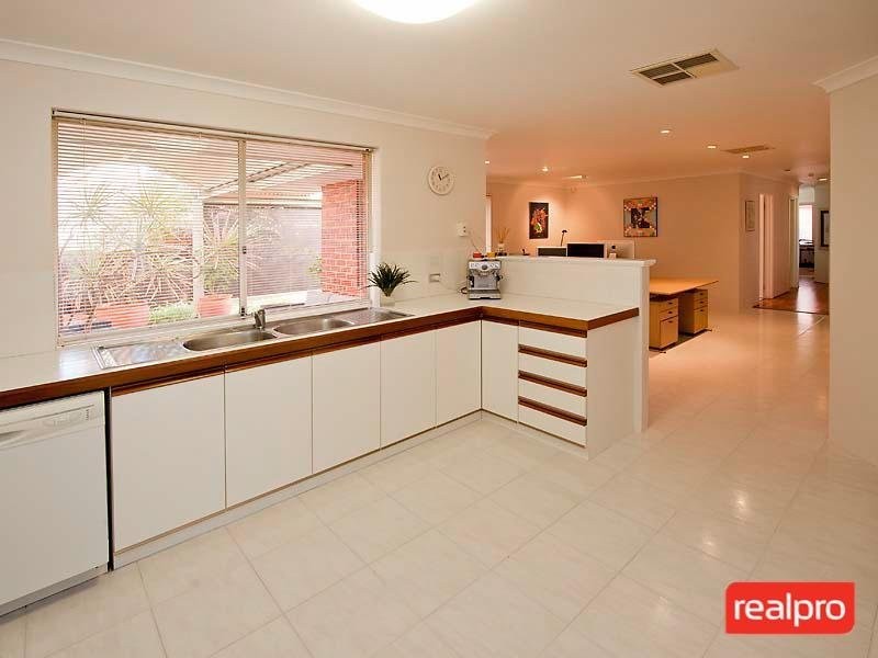 2 Godwin Avenue, Manning WA 6152