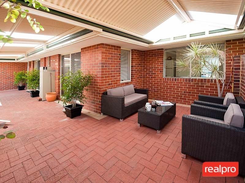 2 Godwin Avenue, Manning WA 6152