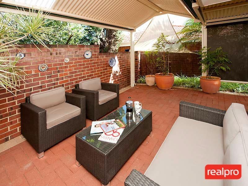 2 Godwin Avenue, Manning WA 6152