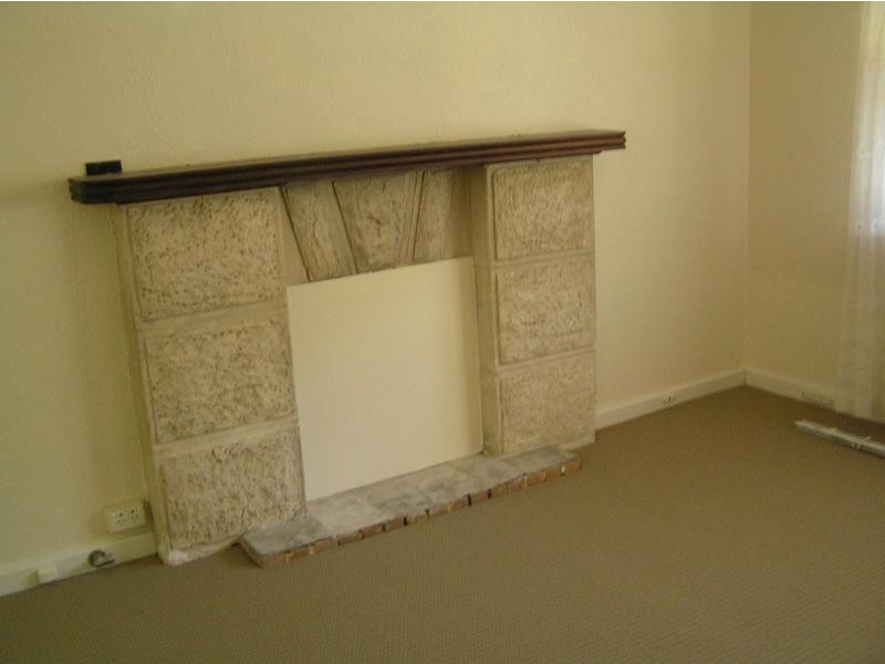 16 Fifth Road, Armadale WA 6112