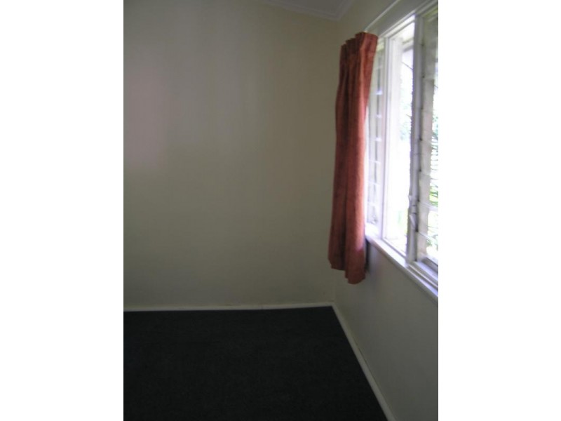 16 Fifth Road, Armadale WA 6112