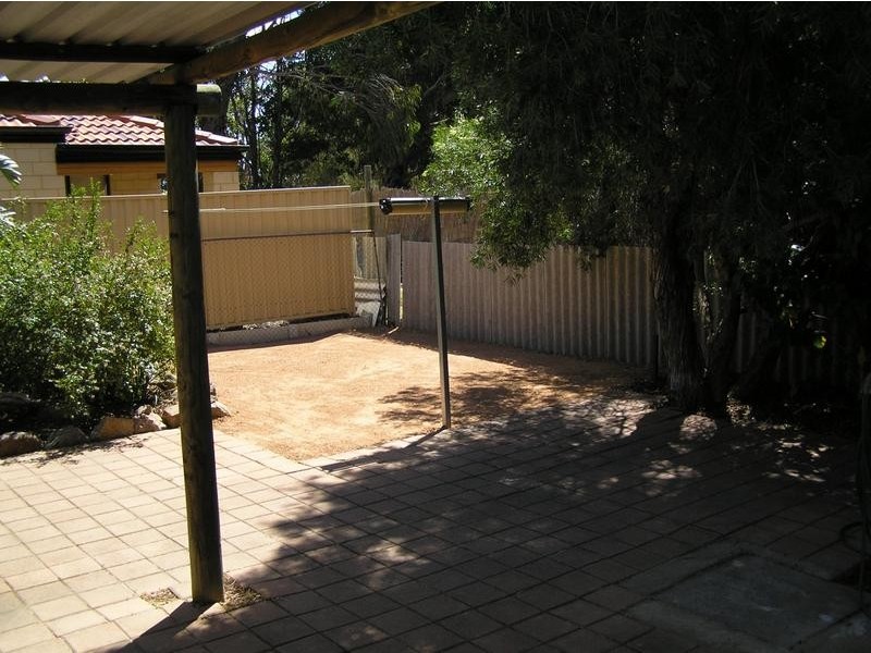 16 Fifth Road, Armadale WA 6112