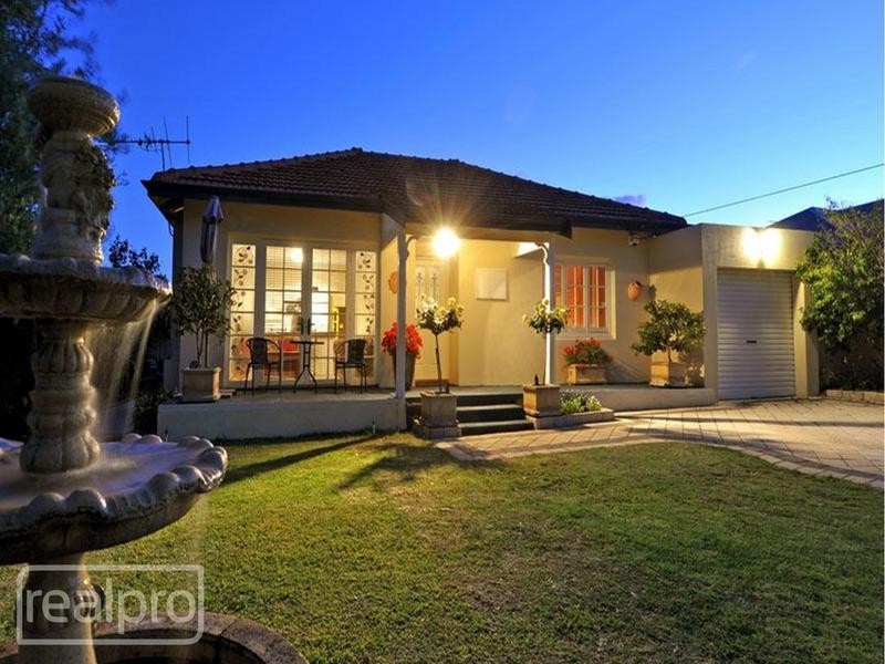 53 Cloister Avenue, Manning WA 6152