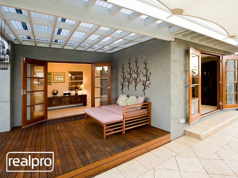 32 Cloister Avenue, Manning WA 6152