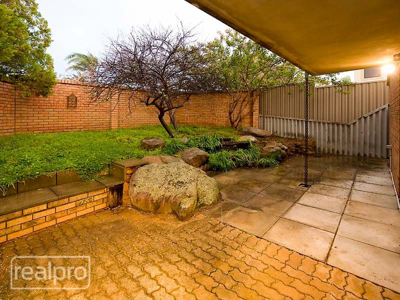 2/27 Robert Street, Como WA 6152