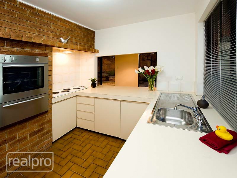 2/27 Robert Street, Como WA 6152