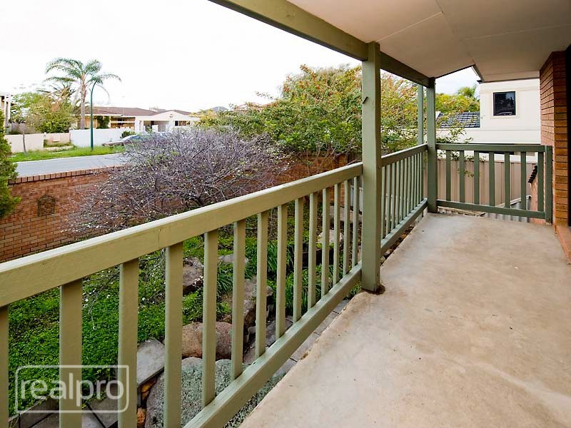 2/27 Robert Street, Como WA 6152