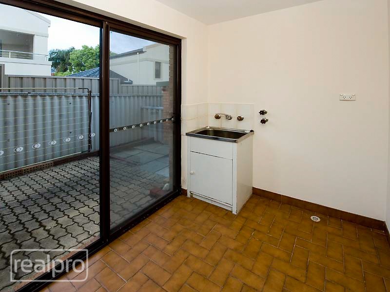 2/27 Robert Street, Como WA 6152