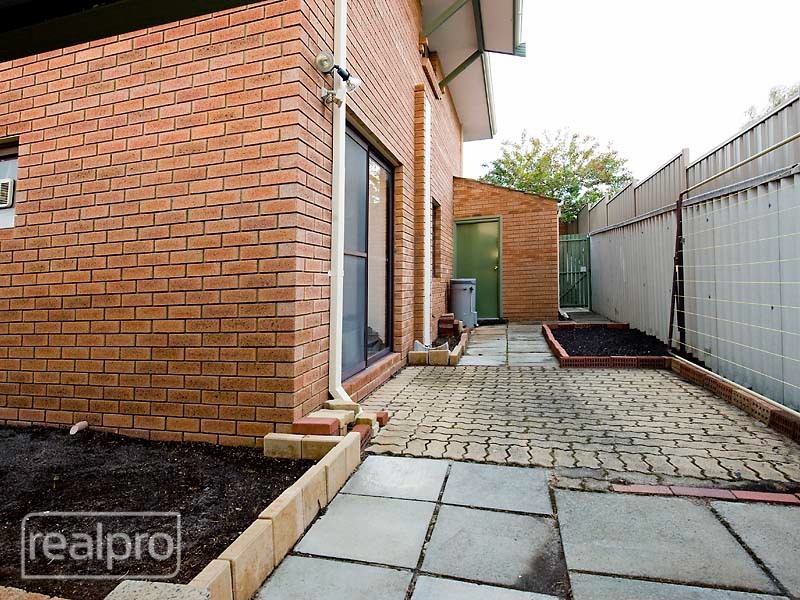 2/27 Robert Street, Como WA 6152