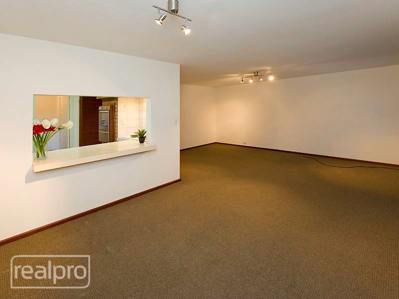 2/27 Robert Street, Como WA 6152