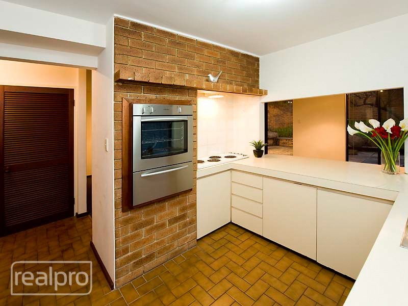 2/27 Robert Street, Como WA 6152