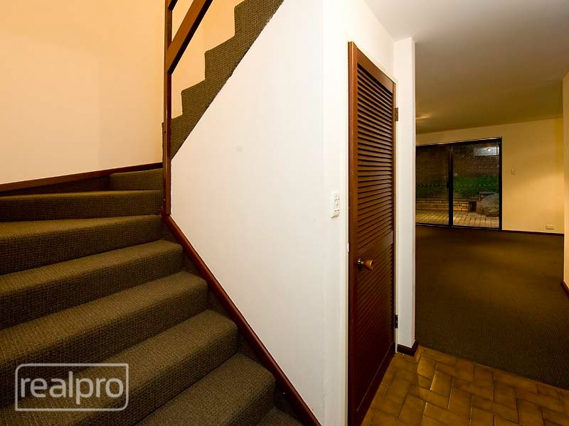 2/27 Robert Street, Como WA 6152