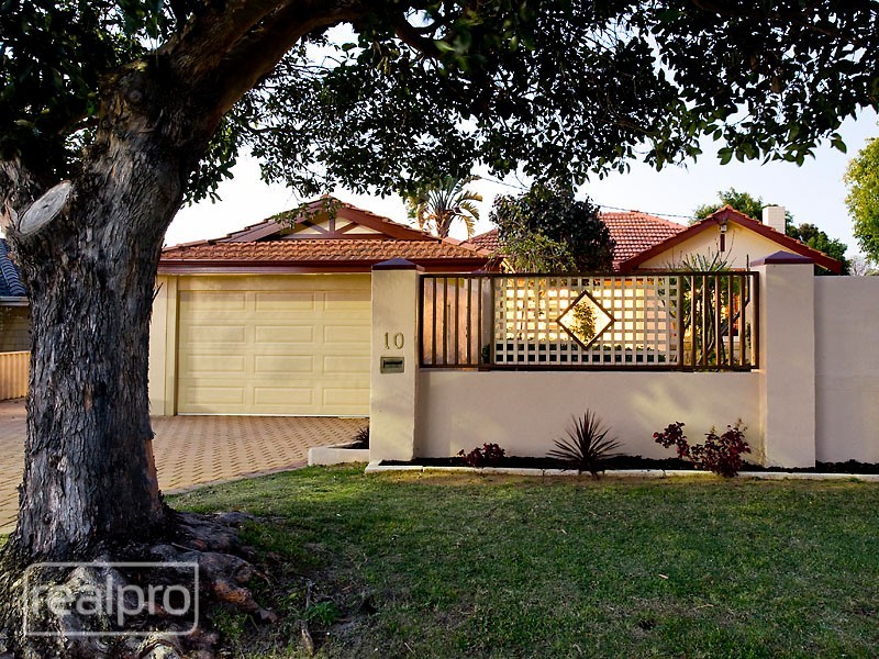 10 Bradshaw Crescent, Manning WA 6152