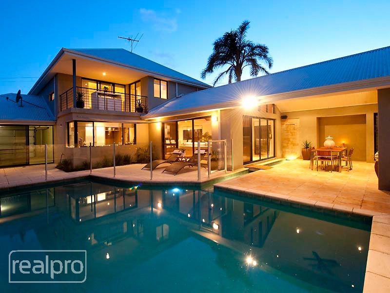 62 Hope Avenue, Manning WA 6152