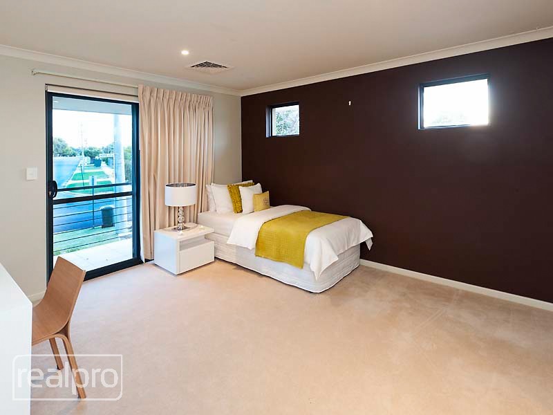 62 Hope Avenue, Manning WA 6152