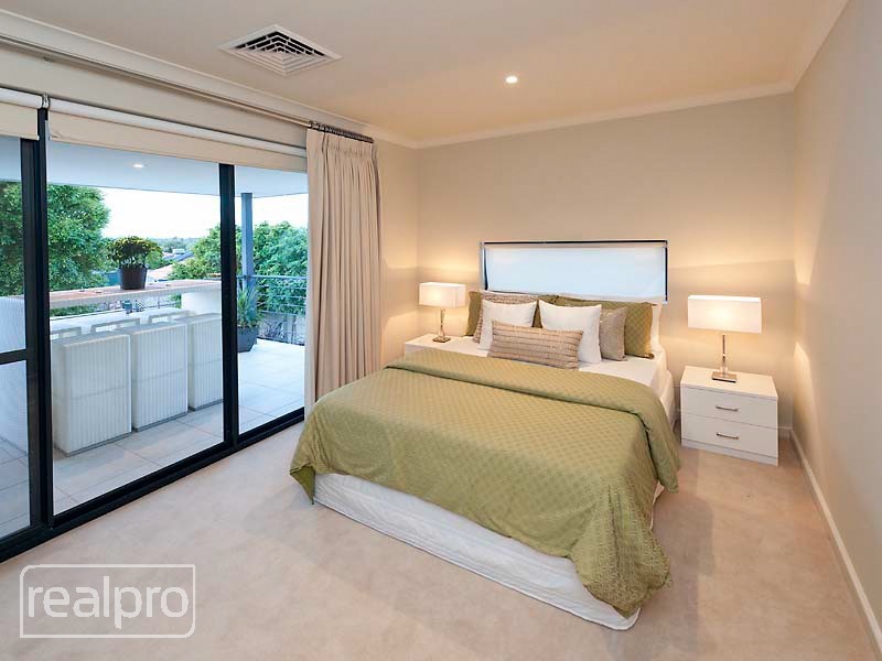 62 Hope Avenue, Manning WA 6152