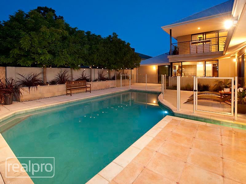 62 Hope Avenue, Manning WA 6152