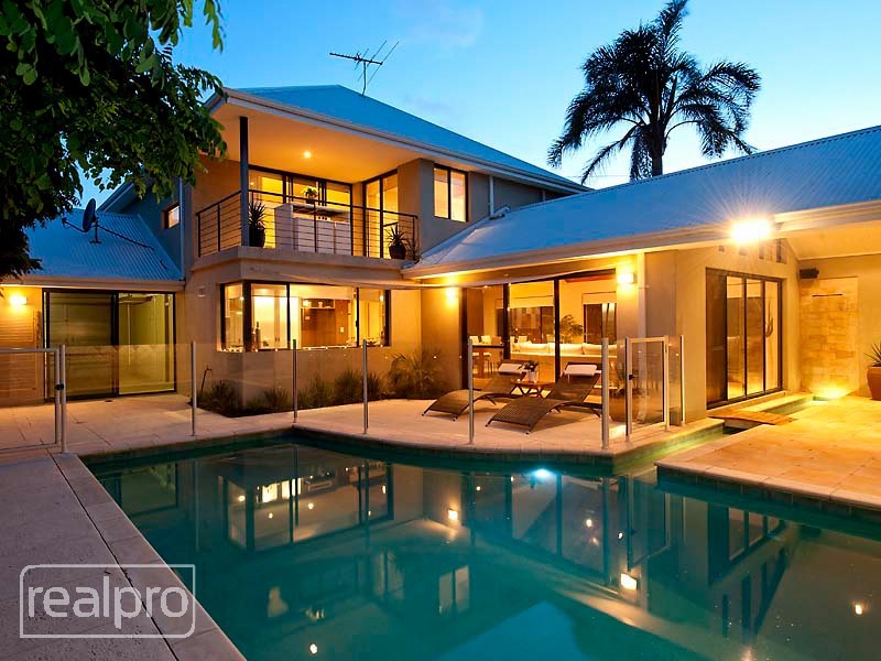 62 Hope Avenue, Manning WA 6152