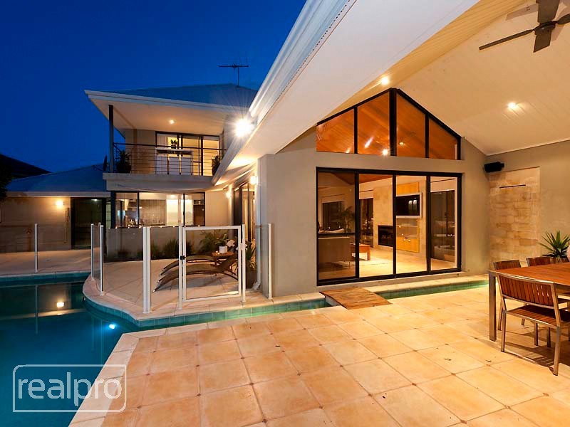 62 Hope Avenue, Manning WA 6152