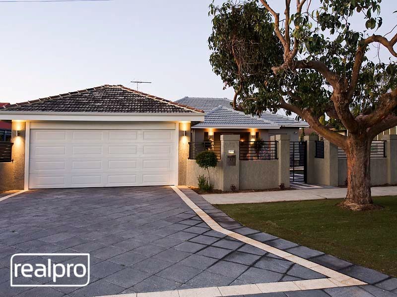 32 Cloister Avenue, Manning WA 6152