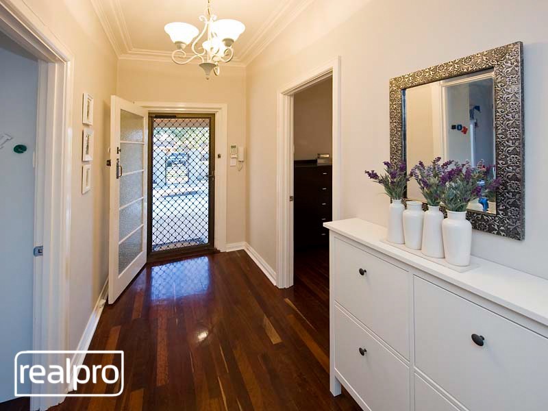 32 Cloister Avenue, Manning WA 6152