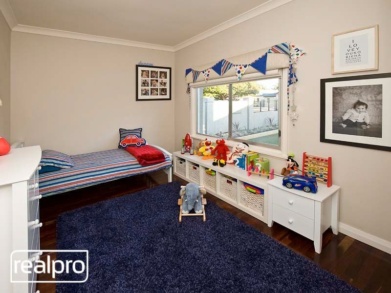 32 Cloister Avenue, Manning WA 6152