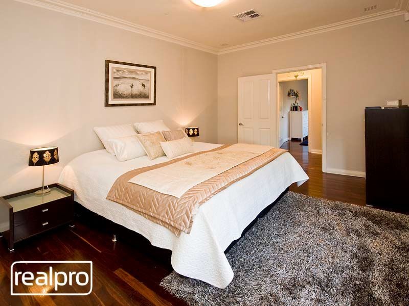 32 Cloister Avenue, Manning WA 6152