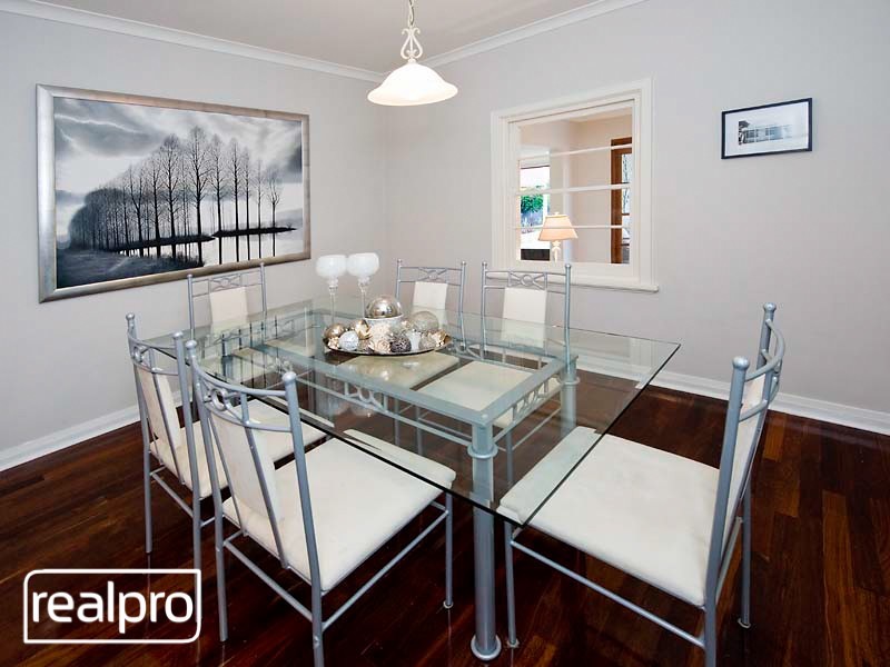 32 Cloister Avenue, Manning WA 6152