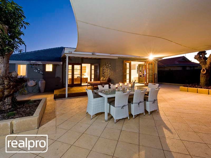 32 Cloister Avenue, Manning WA 6152