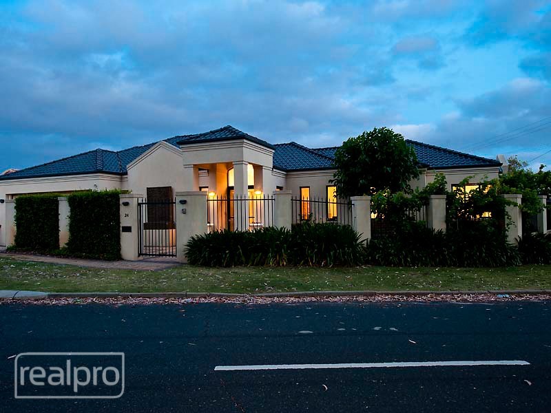 24 Cornish Crescent, Manning WA 6152
