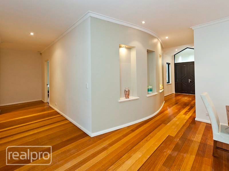 24 Cornish Crescent, Manning WA 6152