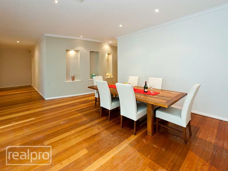 24 Cornish Crescent, Manning WA 6152