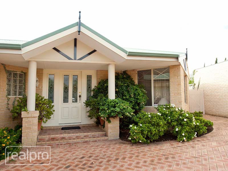 32 Godwin Avenue, Manning WA 6152