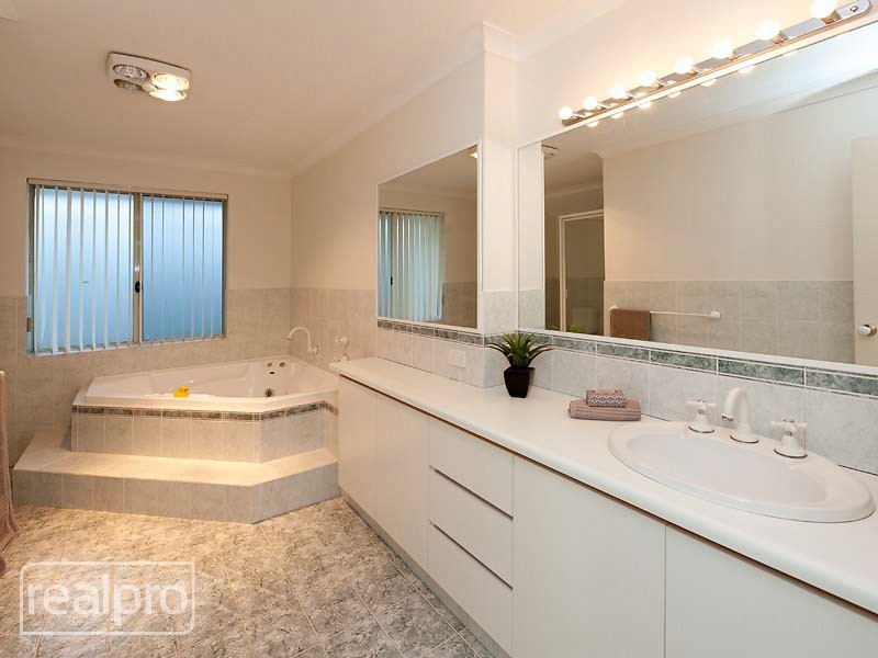 32 Godwin Avenue, Manning WA 6152