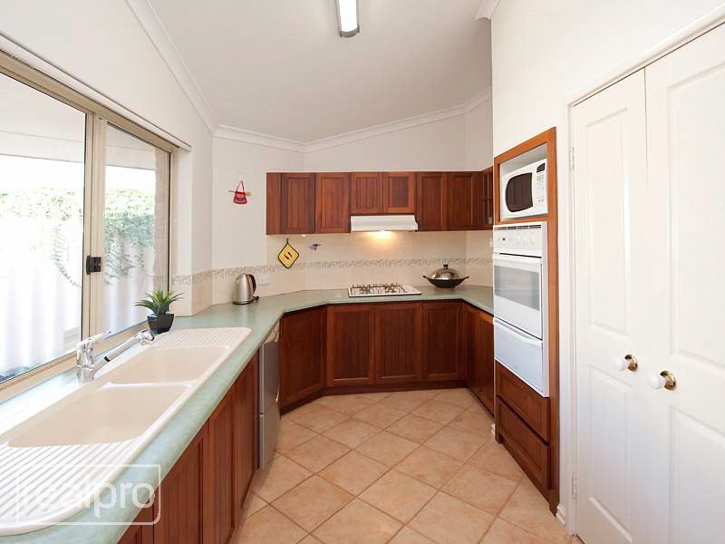 32 Godwin Avenue, Manning WA 6152