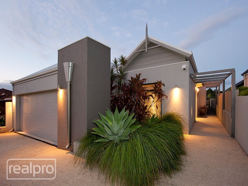 22 Bickley Crescent, Manning WA 6152