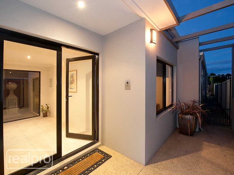 22 Bickley Crescent, Manning WA 6152