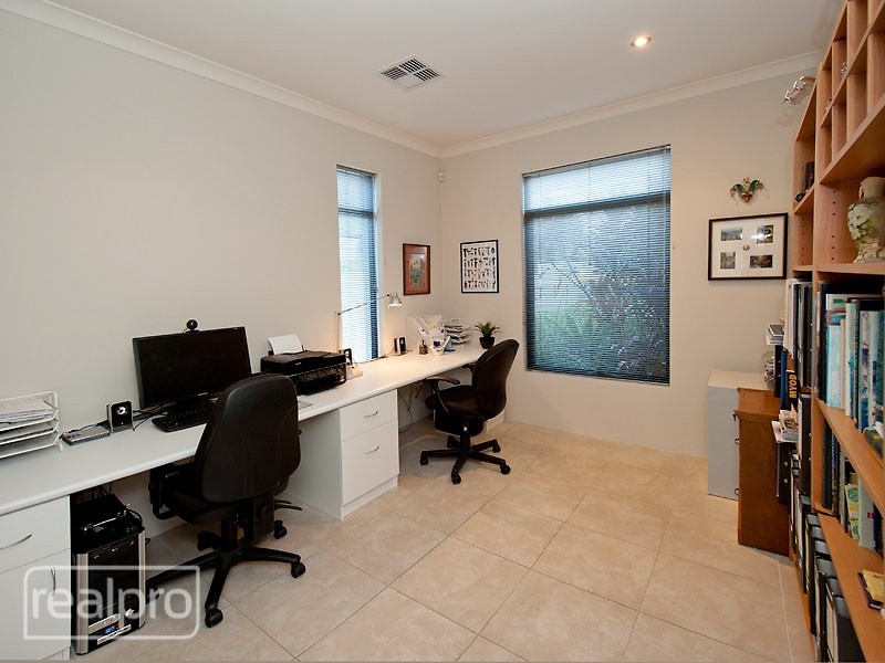 22 Bickley Crescent, Manning WA 6152