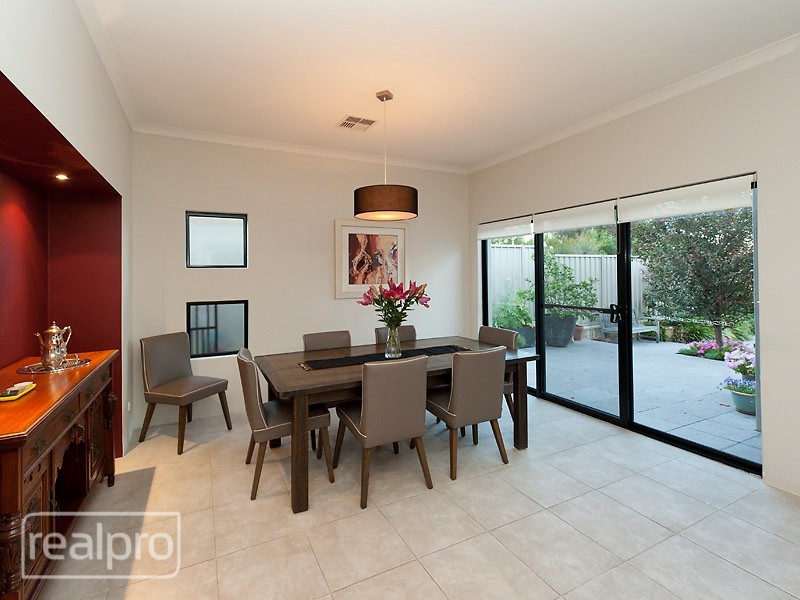 22 Bickley Crescent, Manning WA 6152