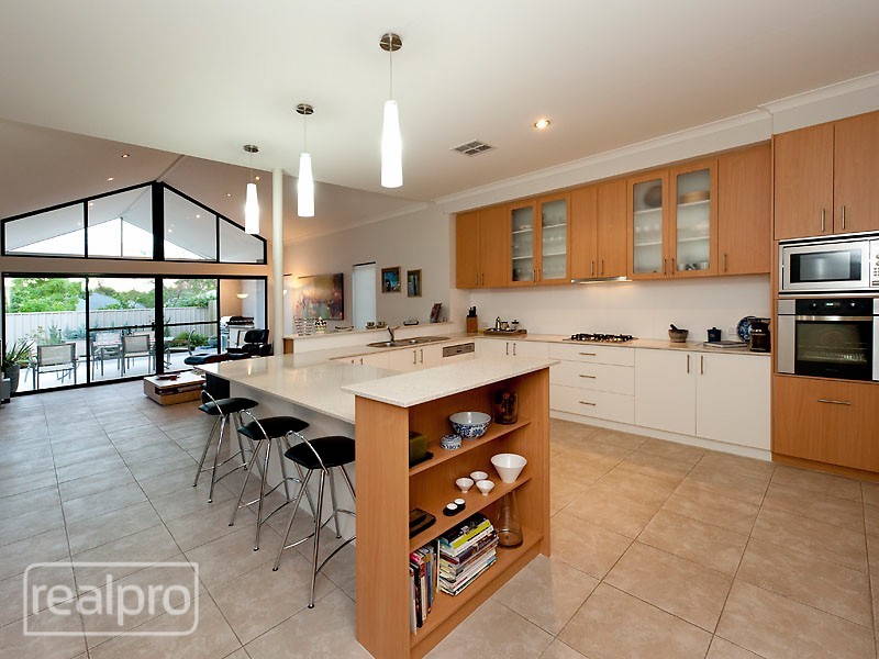 22 Bickley Crescent, Manning WA 6152