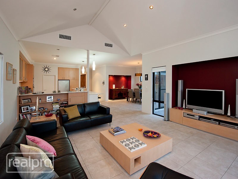 22 Bickley Crescent, Manning WA 6152