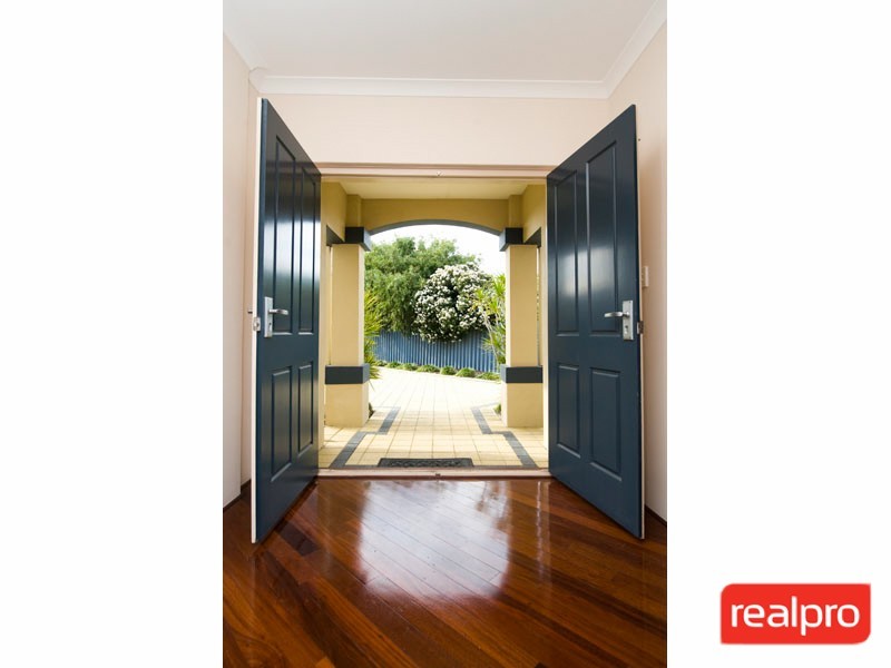 2/49 Griffin Crescent, Manning WA 6152